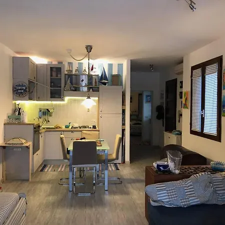Bilocale Con Terrazza Vista Mare * ריו מרינה